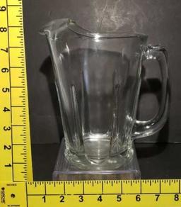 (3)Glass Pitchers