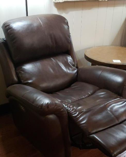 Electric Recliner w/Charging Port