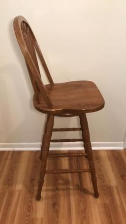 Oak Spindle Back Swivel Bar Stool with Turned Legs