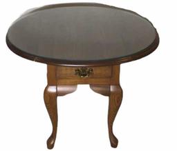 Oval Queen Anne Style Drop Leaf End Table