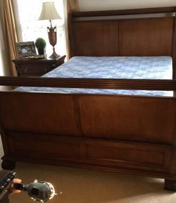 Queen-Size Sleigh Bed--Virginia House