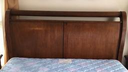 Queen-Size Sleigh Bed--Virginia House