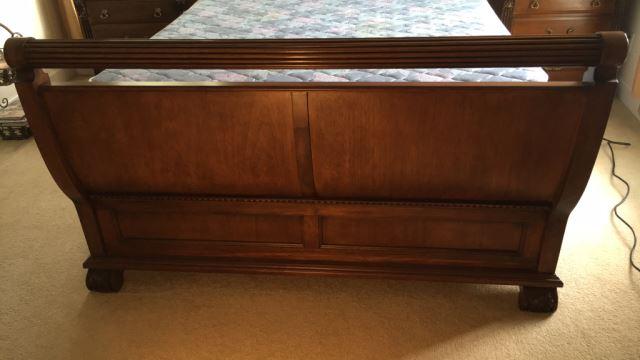 Queen-Size Sleigh Bed--Virginia House