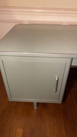 Metal Desk with (1) Door on Left w/ Pull-Out