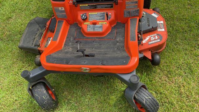 Kubota Diesel ZD221 Pro 54" Deck Commercial Zero