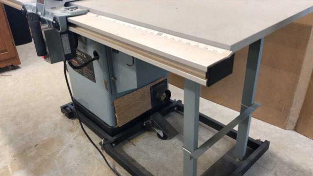 Delta 10 in. Tilting Arbor Table Saw 3HP