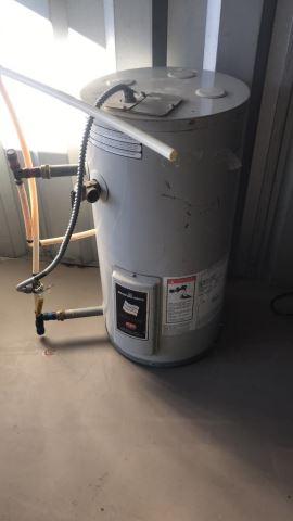 Bradford White 12 gallon electric hot water heater