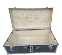 Vintage Seward Trunk - Missing Key