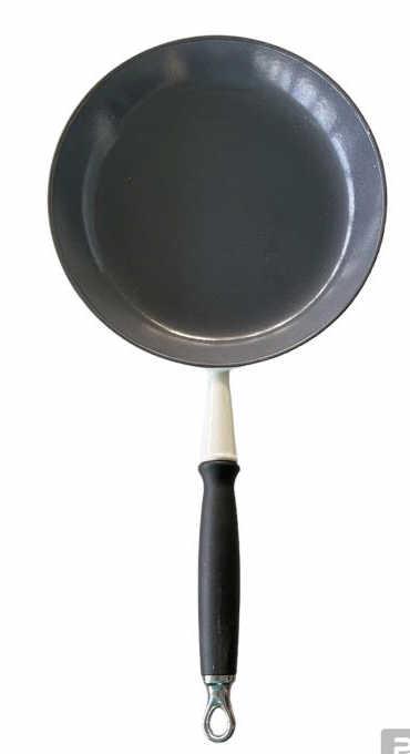 LeCreuset Skillet #26 - 10 1/4”