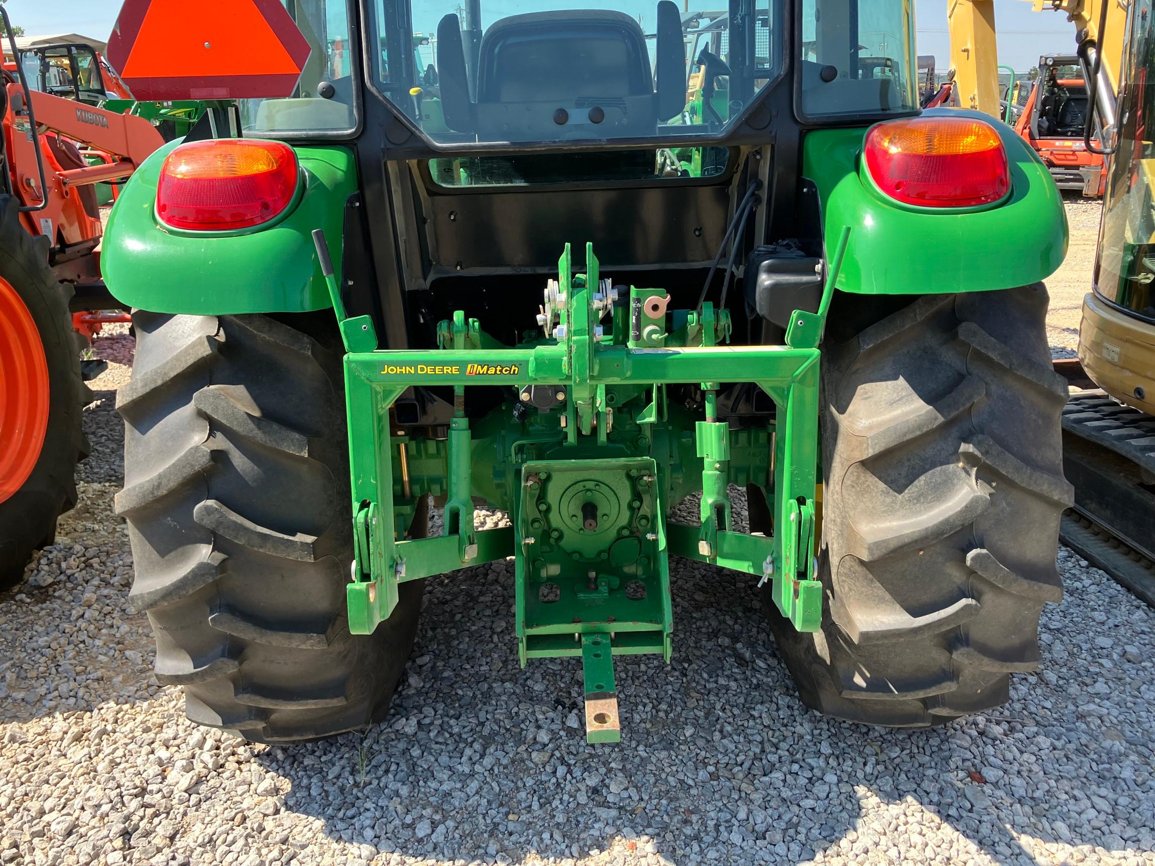 JOHN DEERE 5055E