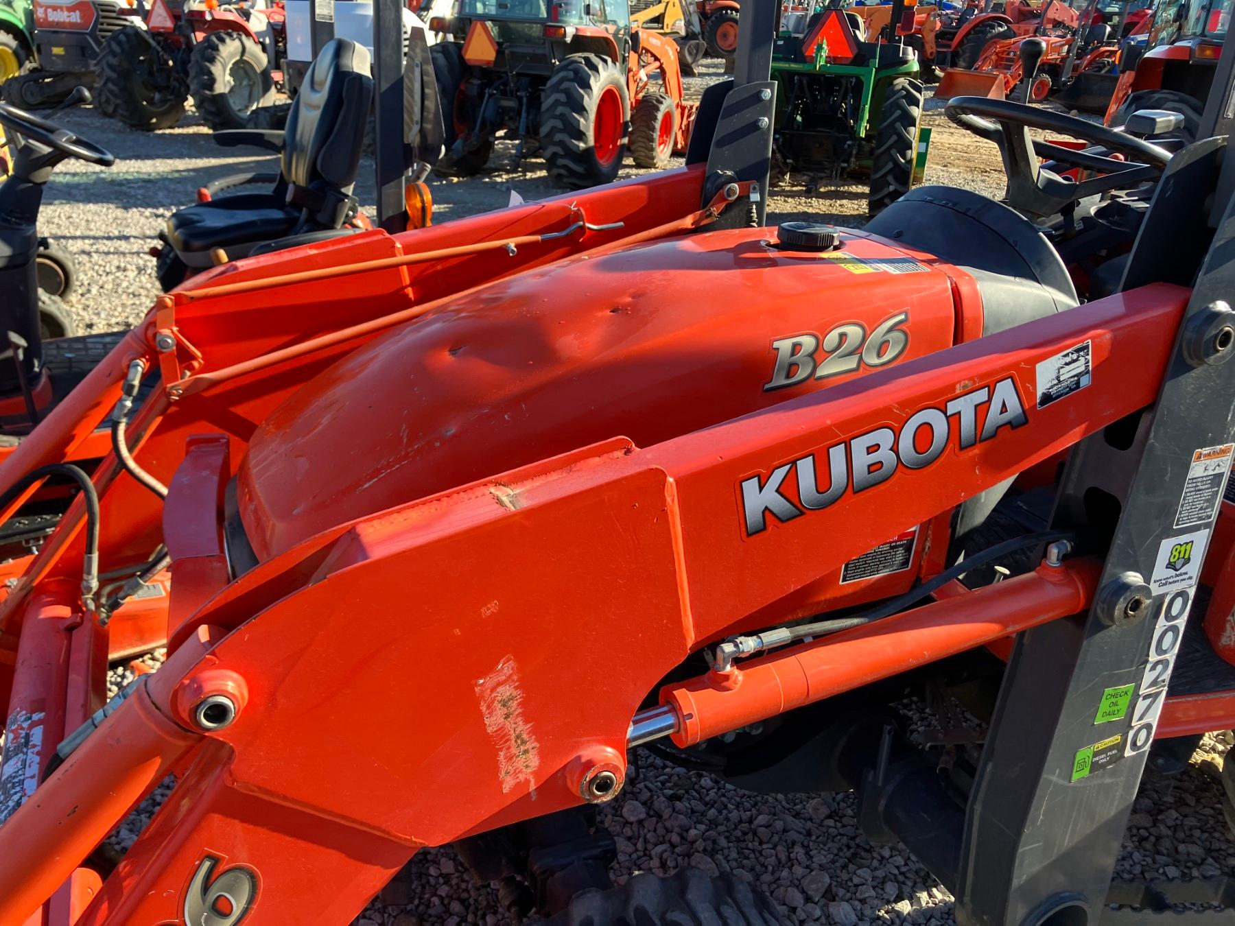 KUBOTA B26 TLB