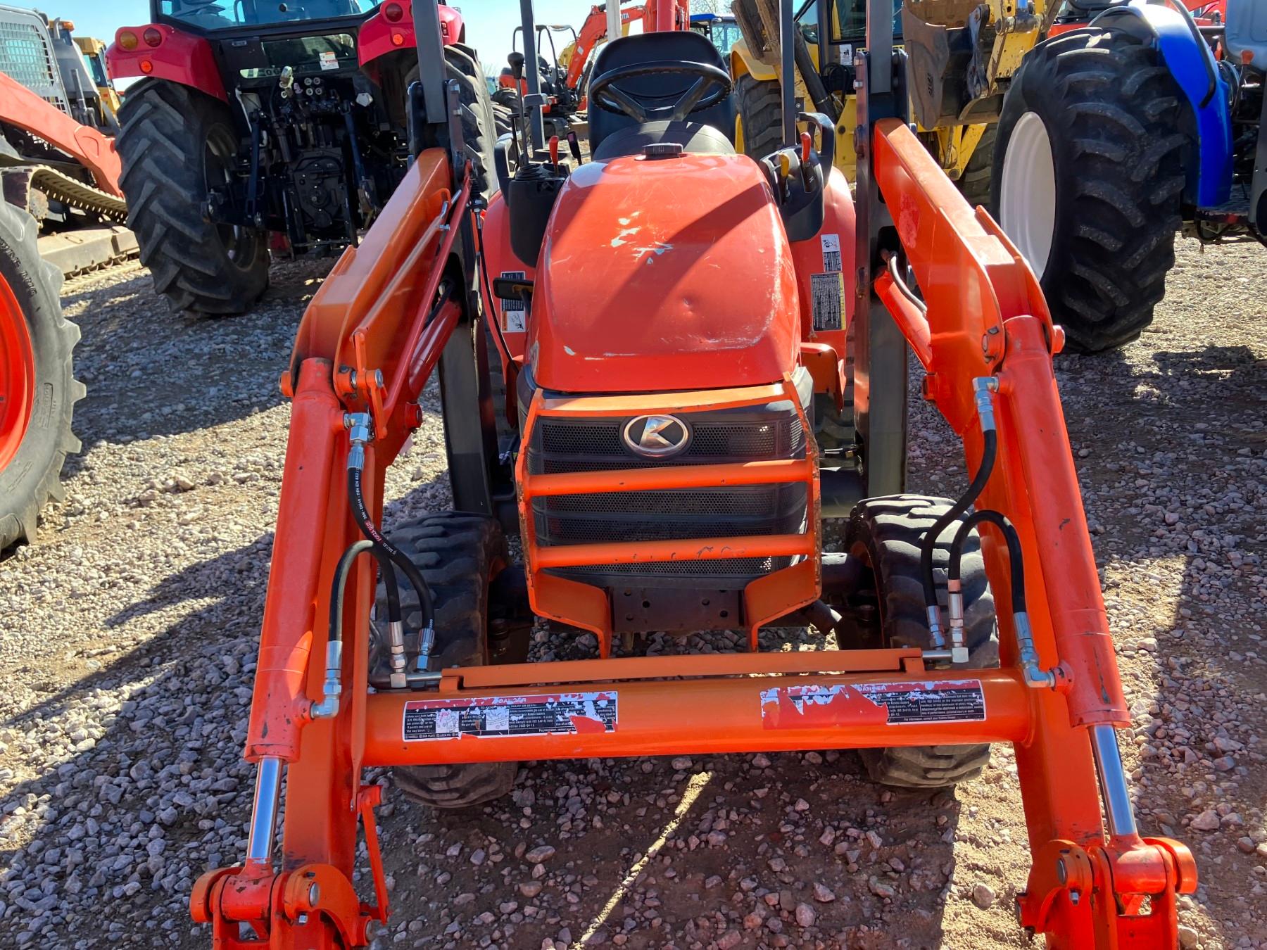 KUBOTA B26 TLB