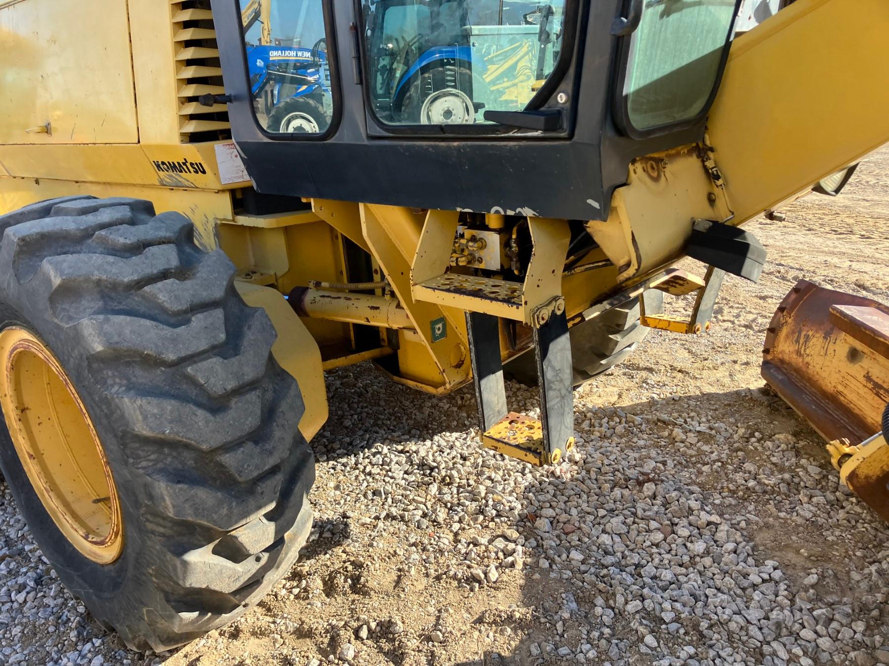 KOMATSU GD530A ROAD GRADER