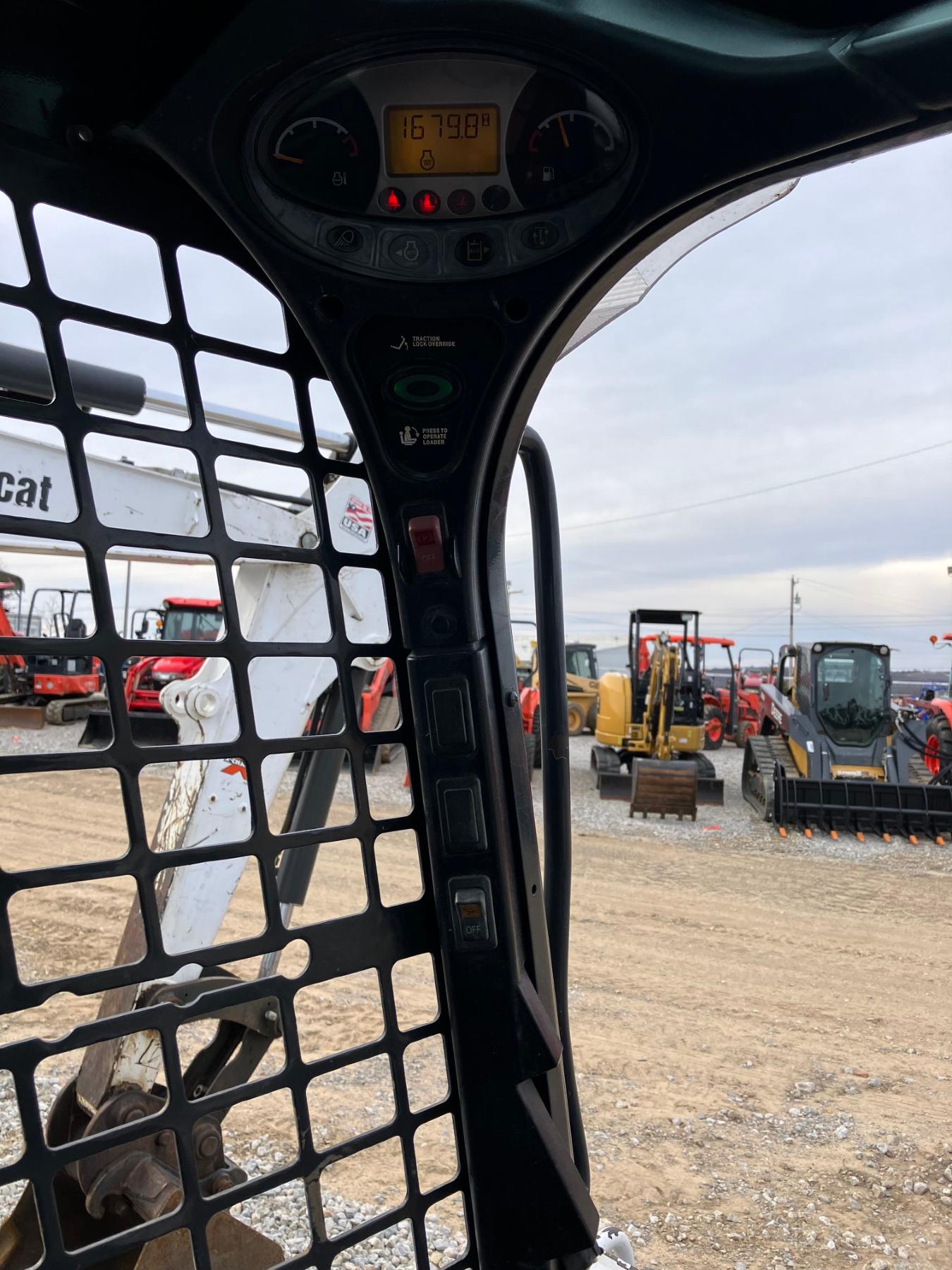 BOBCAT T650 SKIDSTEER