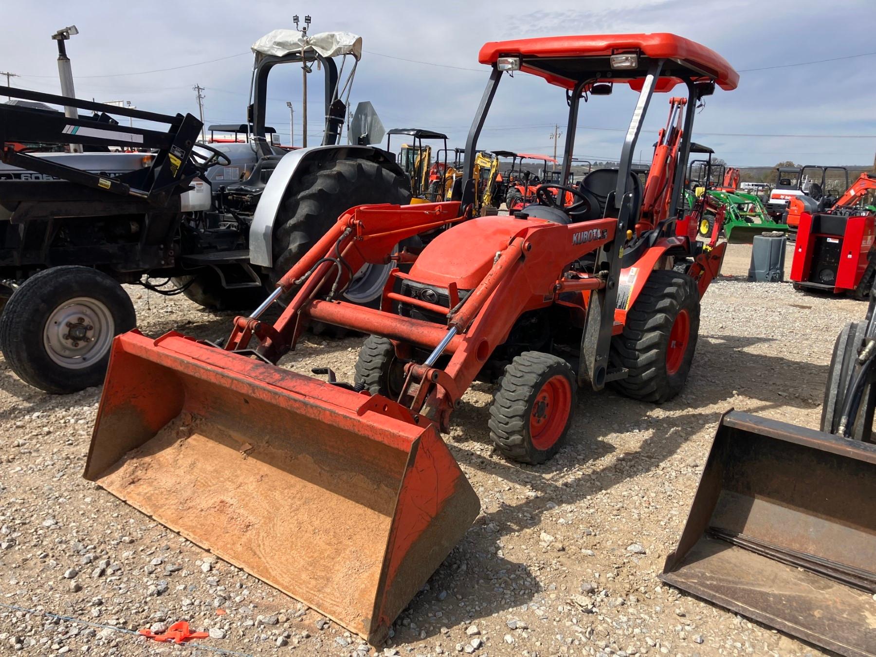 KUBOTA B26 TLB