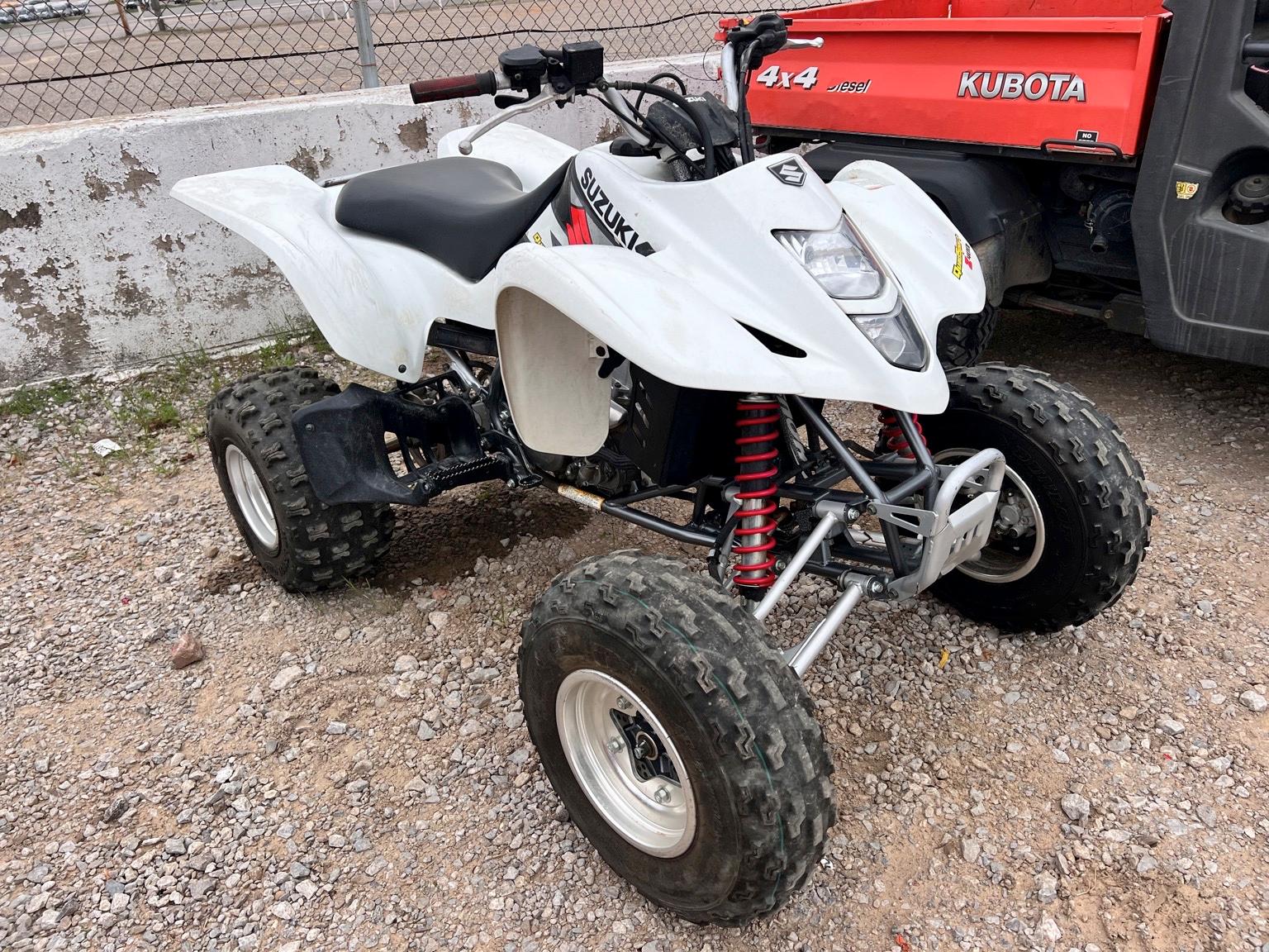 SUZUKI 2400 QUAD