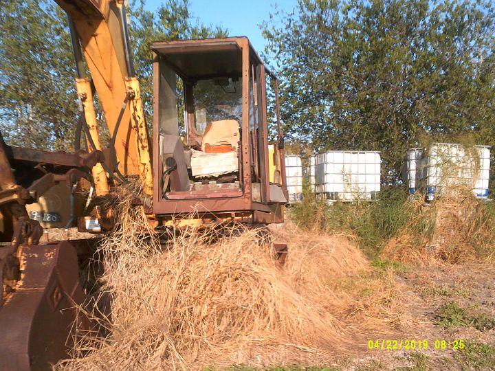 CASE 888 EXCAVATOR WITH THUMB