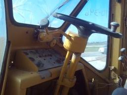 CAT 966B FRONT END LOADER, 2 FLAT TIRES, NEEDS NEW WINDOWS (MOTOR IS ETHER