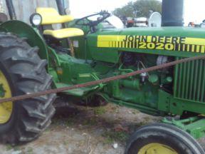 JD 300 TRACTOR, SER#APIC05080931, APPROX 2325 HOURS