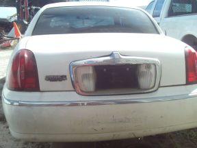 2000 LINCOLN TOWN AND COUNTRY, VIN#9878, W/TITLE