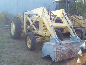 FORD 4000, YELLOW, W/FRONT LOADER
