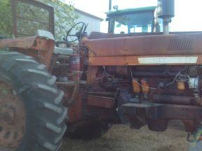 INTERNATIONAL 966 TRACTOR