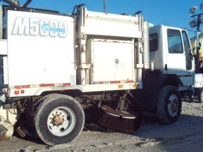 1996 FORD SCHWARZE M5000 STREET SWEEPER, DIESEL, 2 ENGINES, W/TITLE