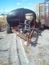 BLACK DRAG FERTILIZER APPLICATOR W/PUMP