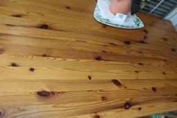 Very Nice Farmhouse Table With Matching Chairs And Bench