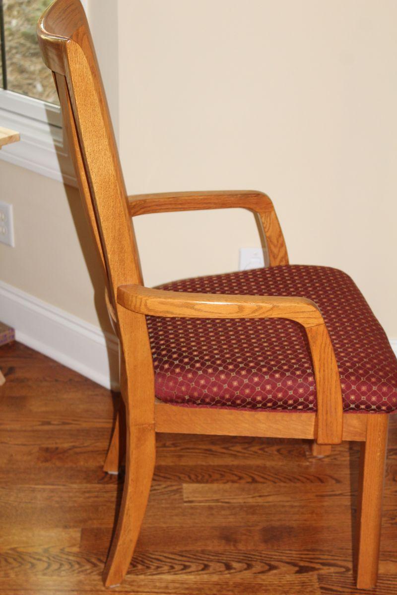 Solid Oak Dining Room Table W/Chairs