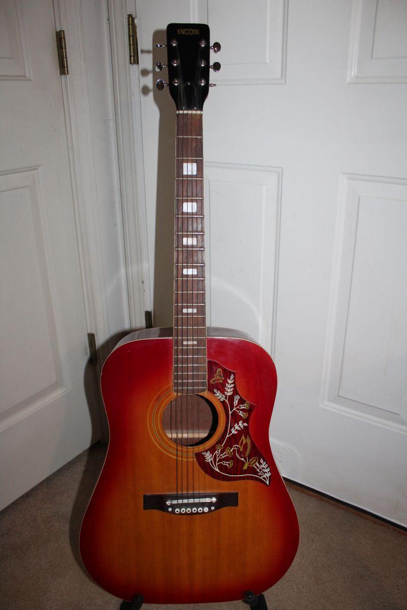 1970's ENCORE Cherry /Sunburst Acoustic Guitar W/Decorative Pick Guard & Hard Case
