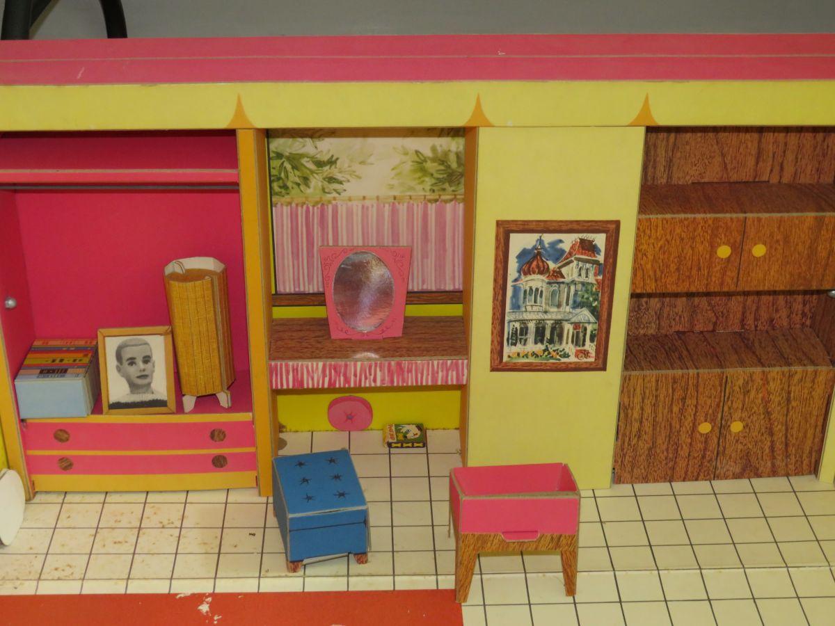 1962 Barbie "Teenage Fashion Model" Dream House