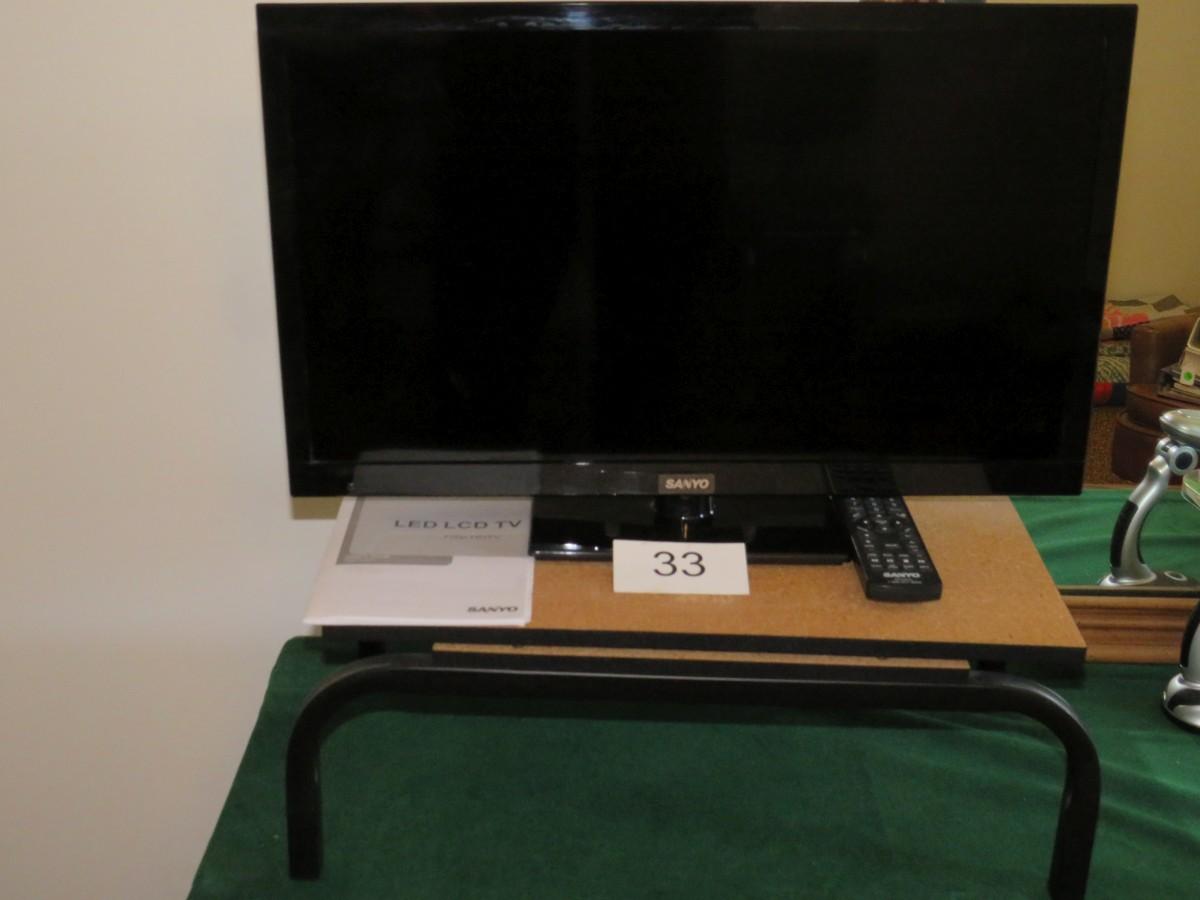 Sanyo 24" LED LCD TV W/Remote, Manual & Swivel Stand