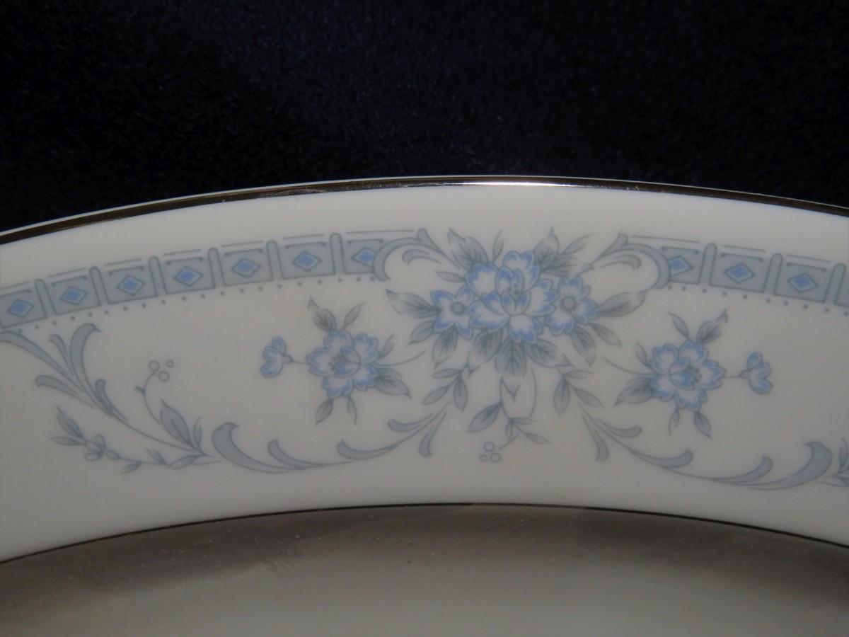 1985 Sheffield "Blue Whisper" 55 Piece Fine Porcelain China