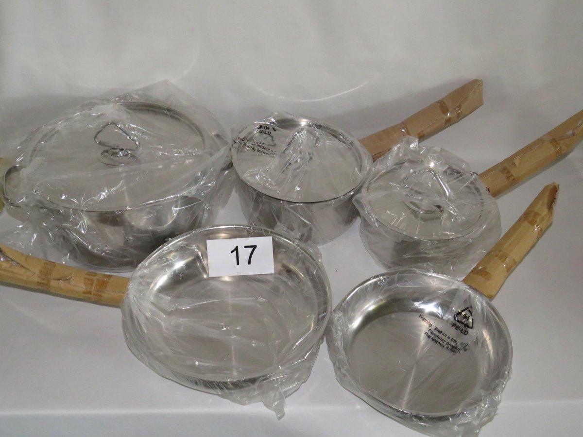 NICE 8 Piece Stainless Cookware Set By Cooking Club Of America