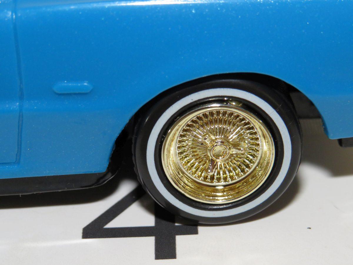 Lindberg 1967 Olds 442 "Lowrider" Trunk Popper Model Kit