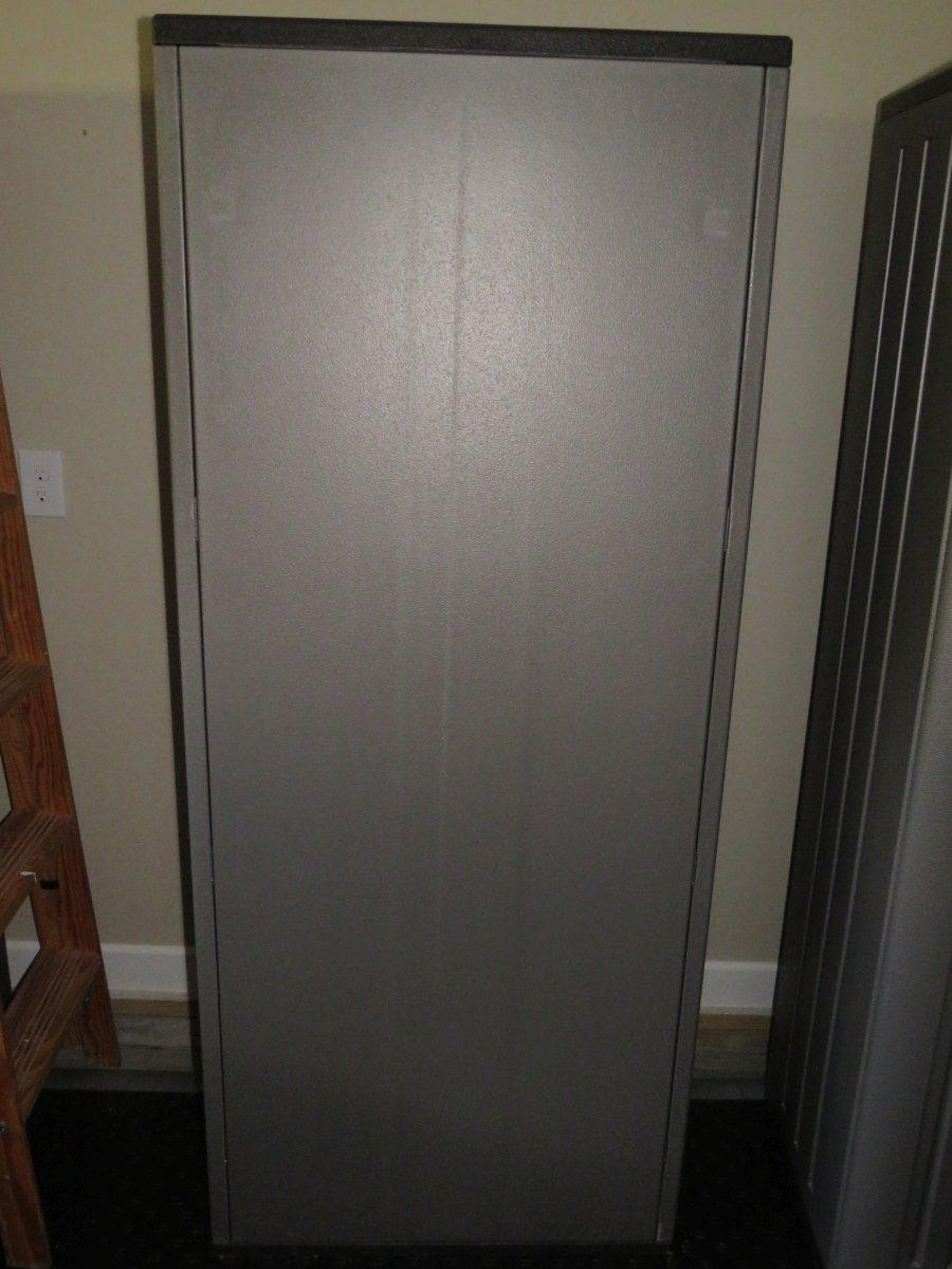 6ft Suncast 2 Door Locking Storage Cabinet W/Adjustable Shelves