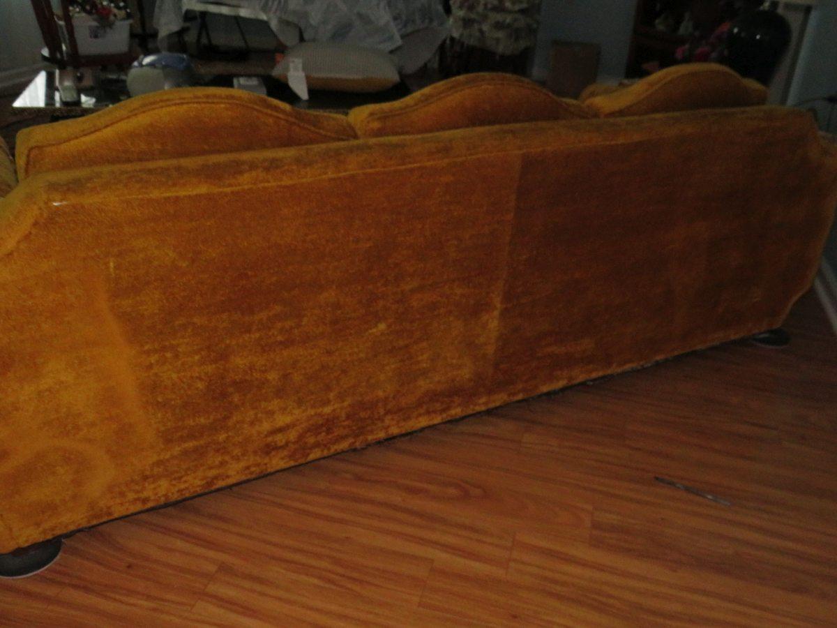 Fantastic Hollywood Regency Style Vintage Sofa W/Finials