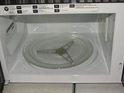 GE Microwave W/Manual Model #JES1456-1BB