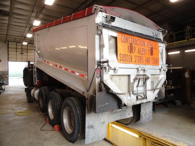 2000 MACK Model RD688S Tri-Axle Dump Truck, VIN# 1M2P270C4YM054669, powered