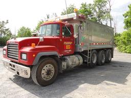 2000 MACK Model RD688S Tri-Axle Dump Truck, VIN# 1M2P270C6YM054673, powered