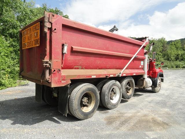 1999 MACK Model RD688S Tri-Axle Dump Truck, VIN# 1M2P267CXX043187, powered