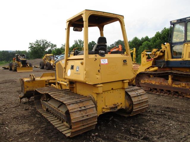 2004 JOHN DEERE Model 550H LGP Crawler Tractor s/n 940113, powered by John