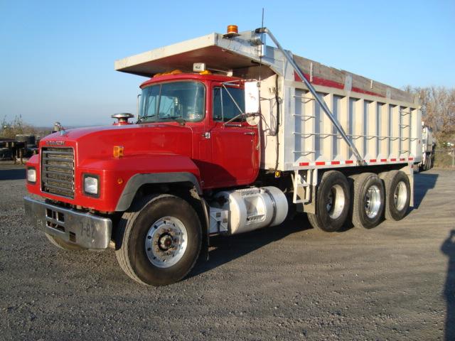 (Unit #7-82) 1999 MACK Model RD688S Tri-Axle Dump Truck, VIN# 1M2P270C4XM04