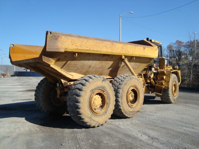 (Unit #24-37) 1996 CATERPILLAR Model D250E, 25 Ton, 6x6 Articulated End Dump