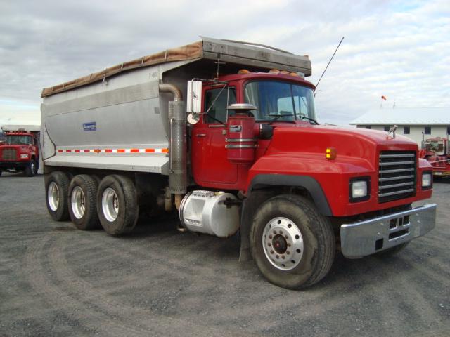 (Unit #7-61) 1998 MACK Model RD688S Tri-Axle Dump Truck, VIN# 1M2P270C1VM03