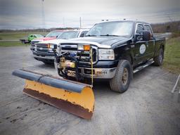 Unit #PT-29 2005 FORD Model F-250 XLT Super Duty 4x4 Crew Cab Pickup Truck,