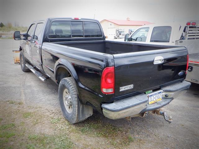 Unit #PT-29 2005 FORD Model F-250 XLT Super Duty 4x4 Crew Cab Pickup Truck,