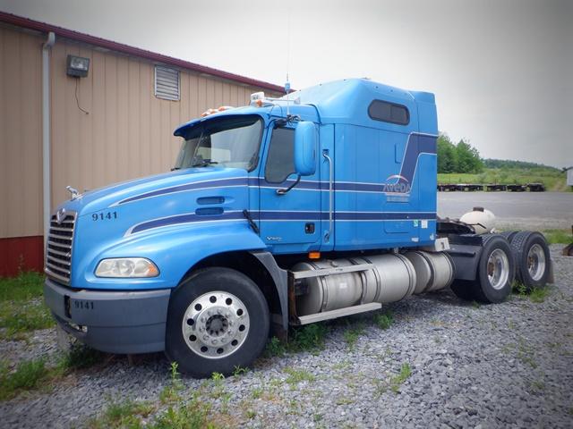 Unit #9141 2005 MACK Model Vision CXN613 Tandem Axle Truck Tractor,