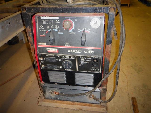 LINCOLN Ranger 10,000, 225 Amp Gas Powered Welder, s/n U1050414508, equippe